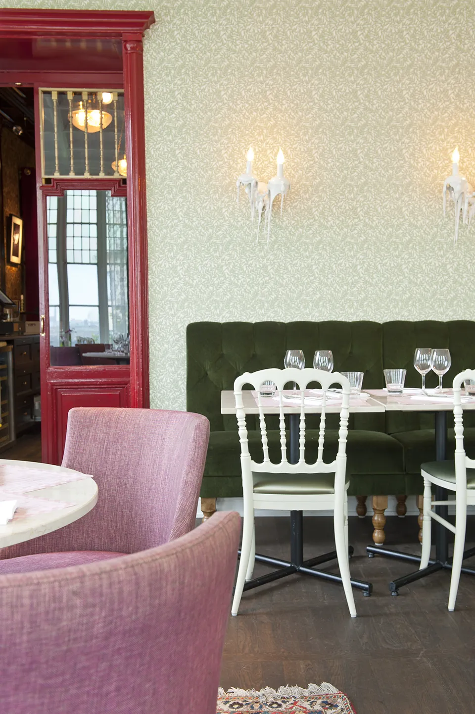Bar and restaurant founded in the 18th century 6