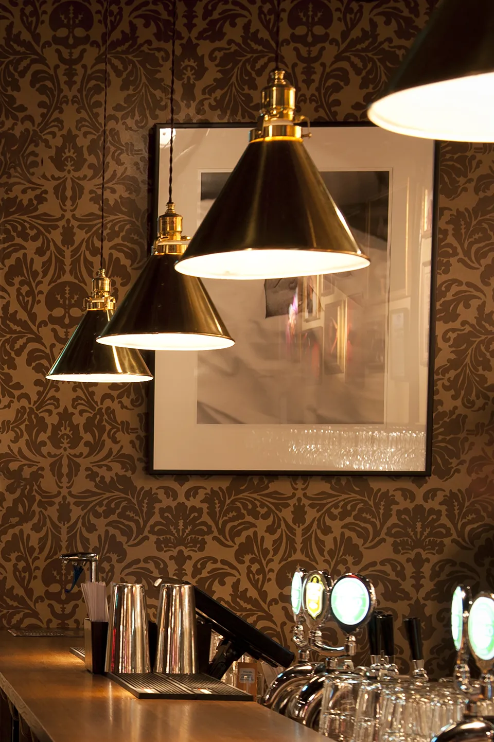Bar and restaurant founded in the 18th century 3