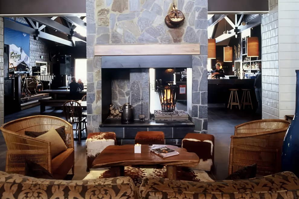 The highest bar in Åre — Hotell Fjällgården