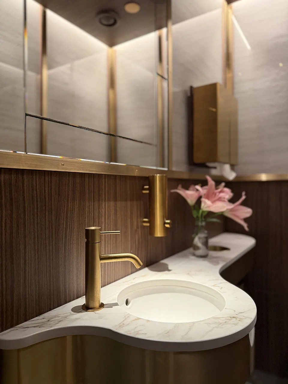 A bar built in 10 days, and an instant hit 7