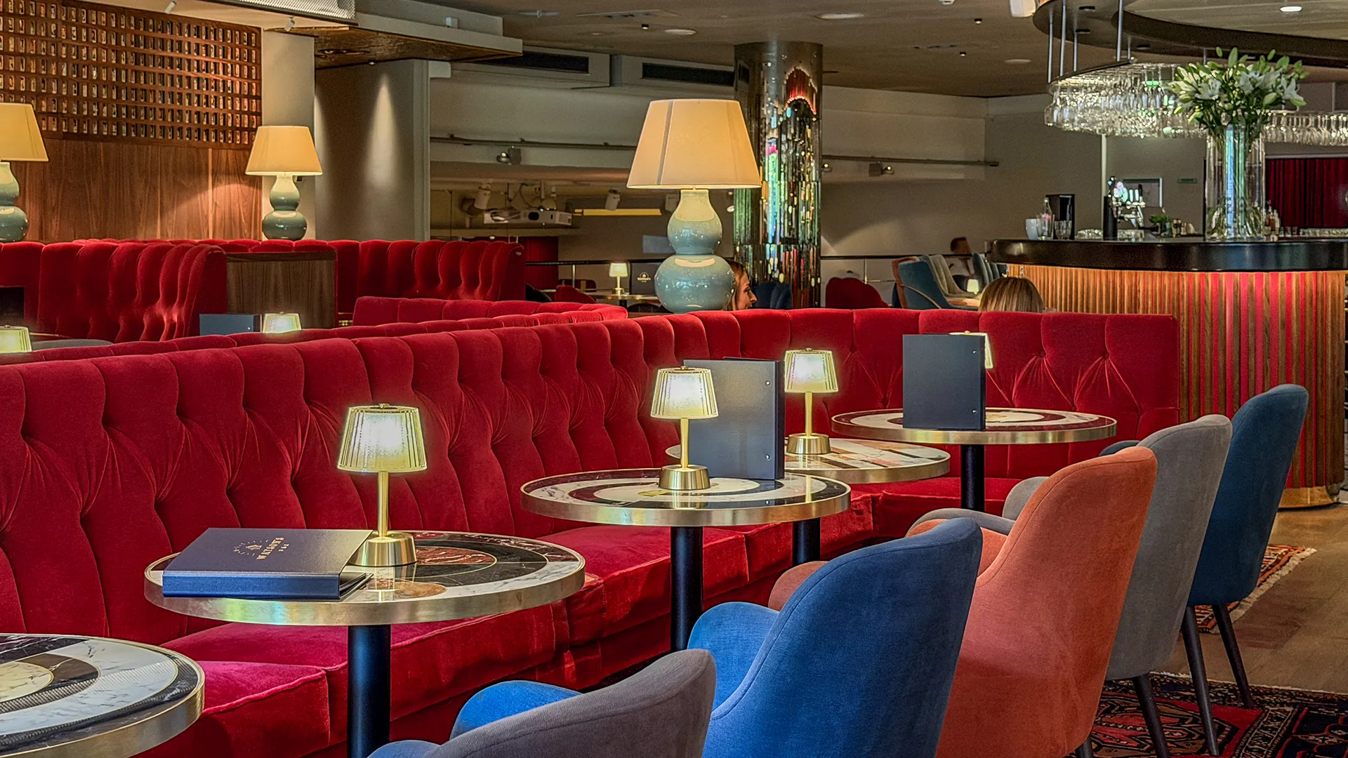 A bar built in 10 days, and an instant hit 6